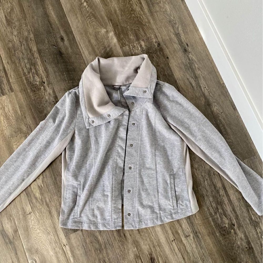 WOMENS EDDIE BAUER JACKET SIZE MEDIUM